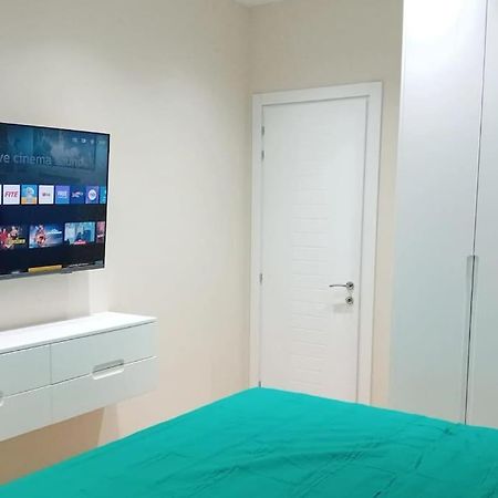 Apartamento Tirana Road Blloku Area Exterior foto