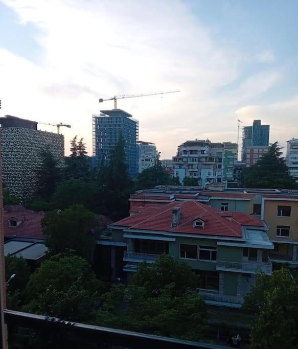 Apartamento Tirana Road Blloku Area Exterior foto