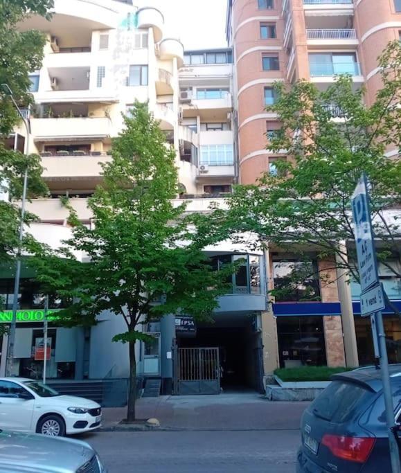 Apartamento Tirana Road Blloku Area Exterior foto