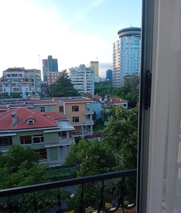 Apartamento Tirana Road Blloku Area Exterior foto