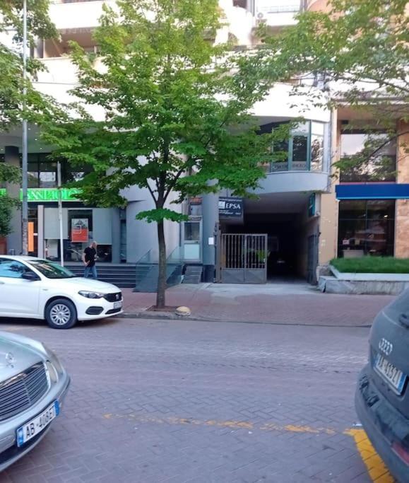 Apartamento Tirana Road Blloku Area Exterior foto